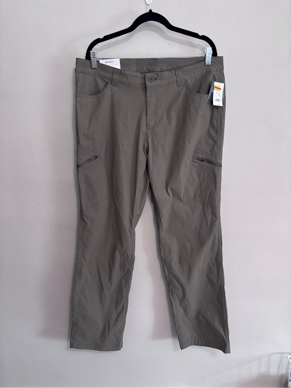 Eddie Bauer Rainier NWT Women’s Olive Cargo Pants